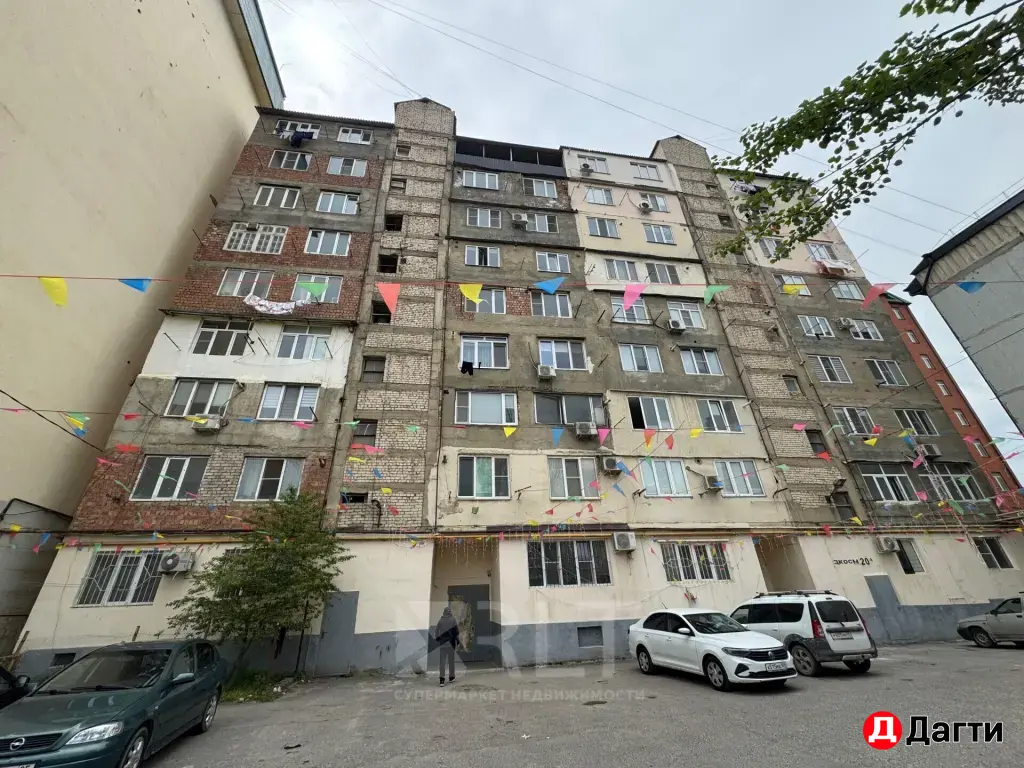 Продается просторная уютная трехкомнатная квартира после капремонта .