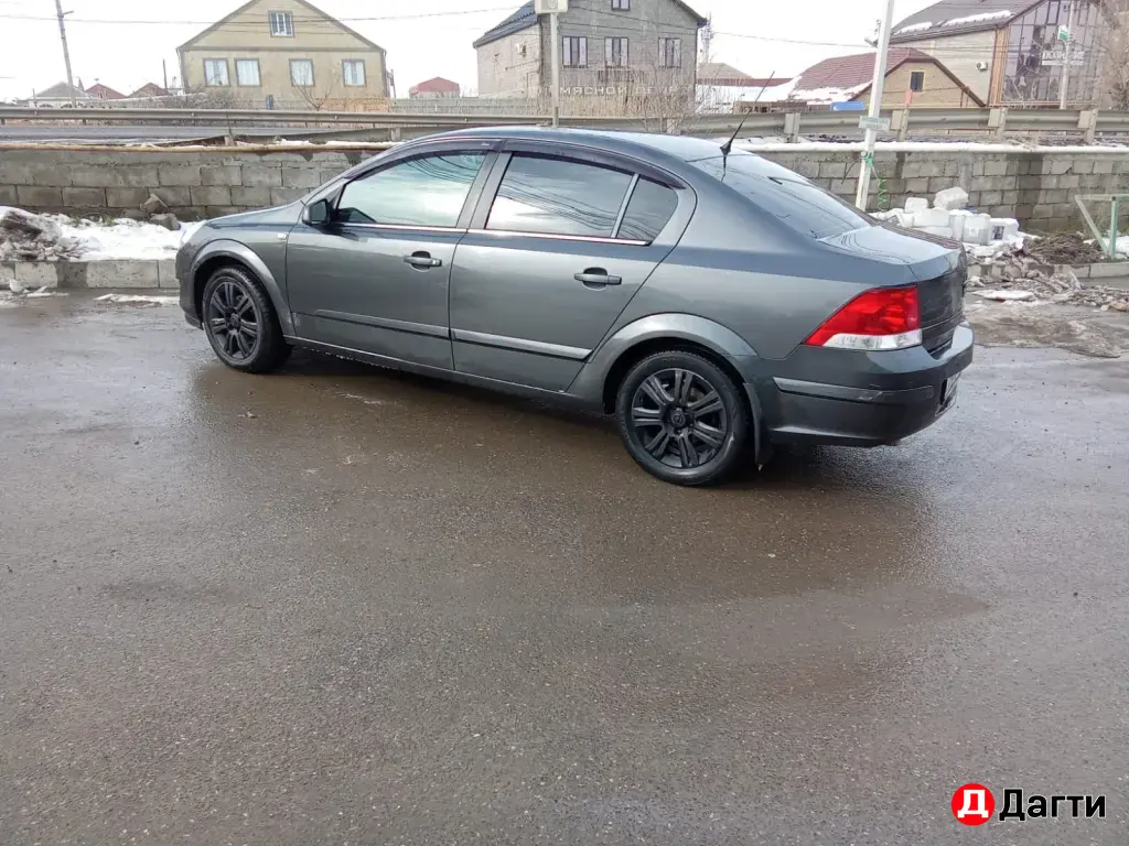Opel Astra, 2012 года