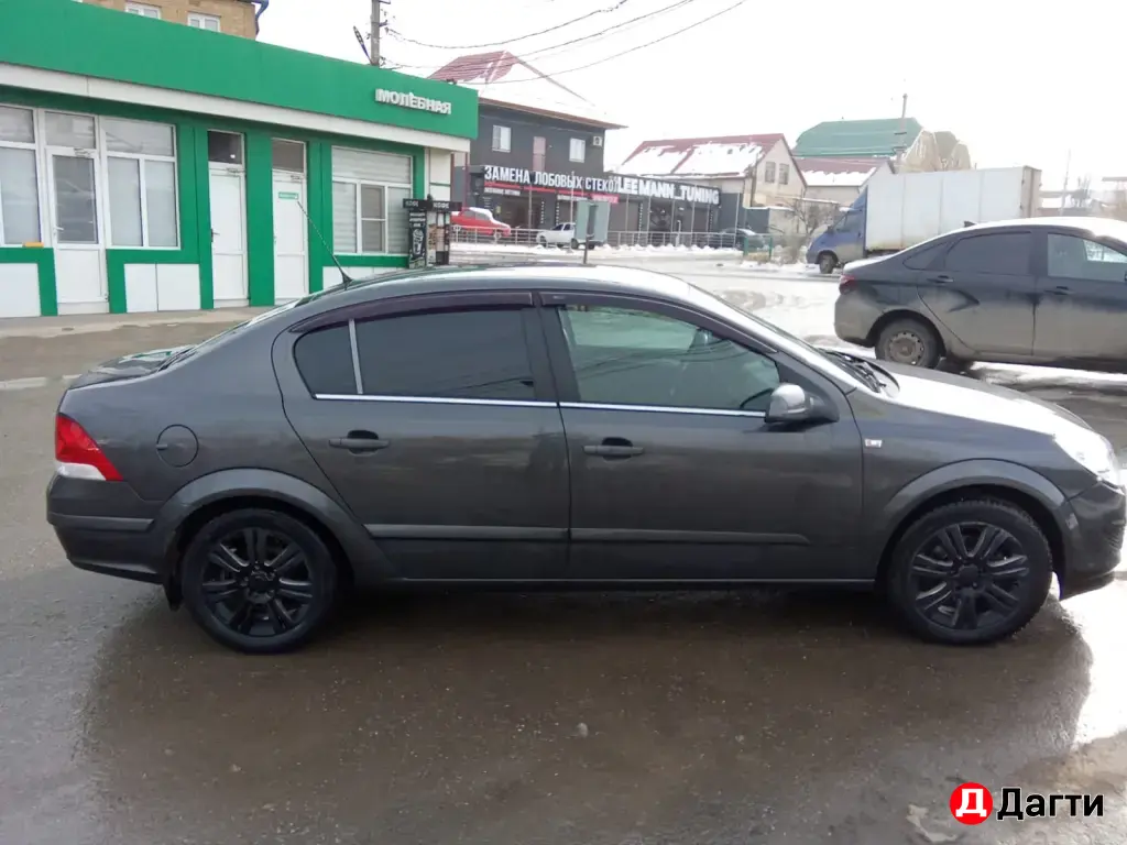 Opel Astra, 2012 года