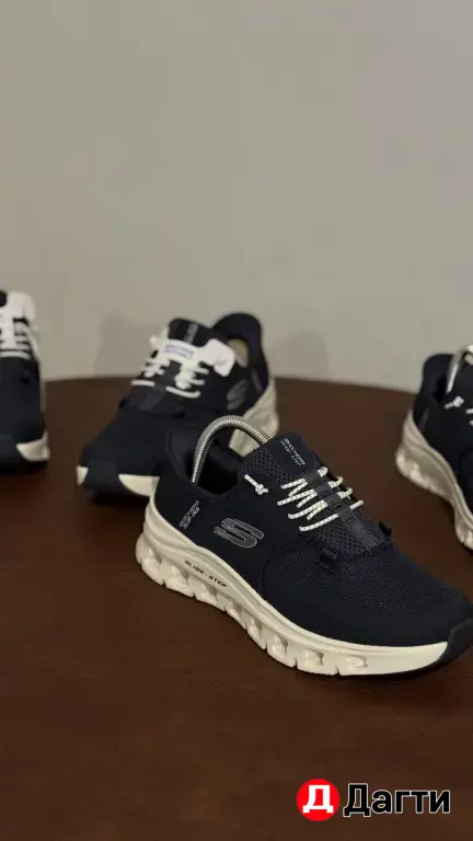 Skechers pro