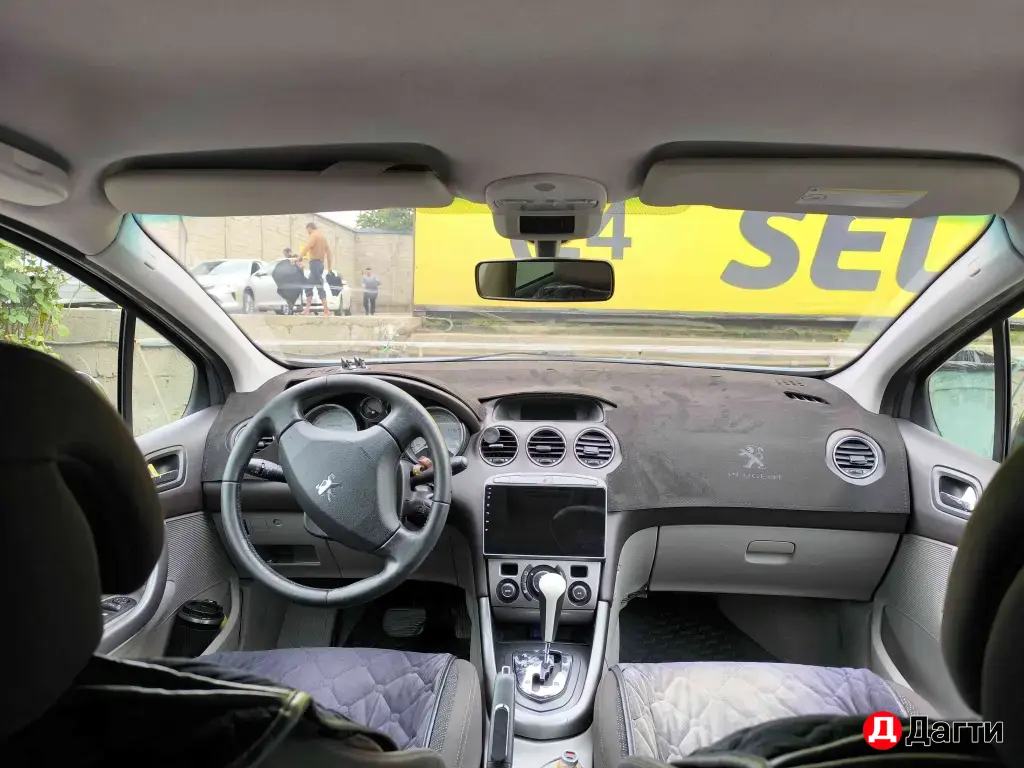 Peugeot 308, 2008 года