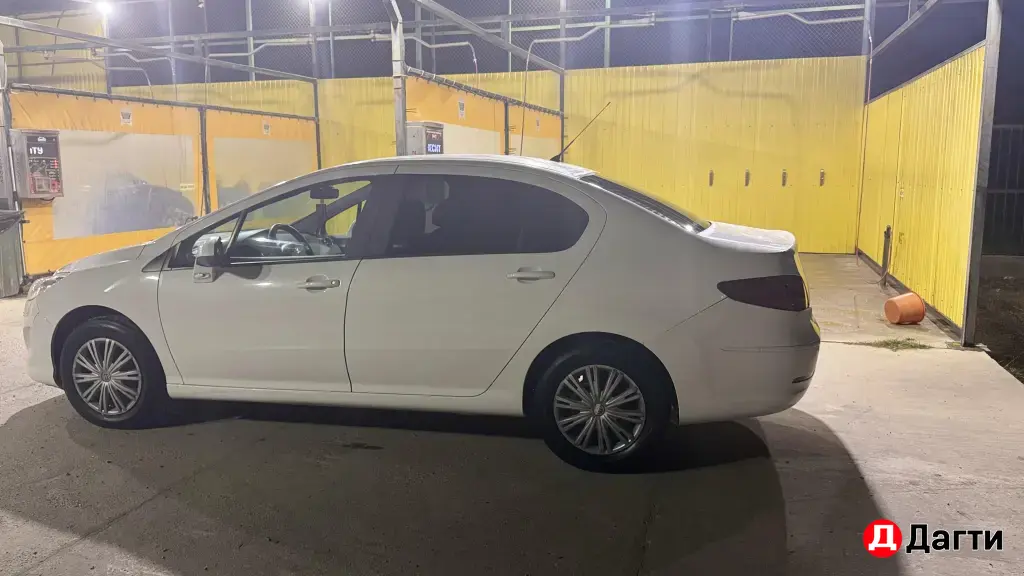 Peugeot 408, 2012 года
