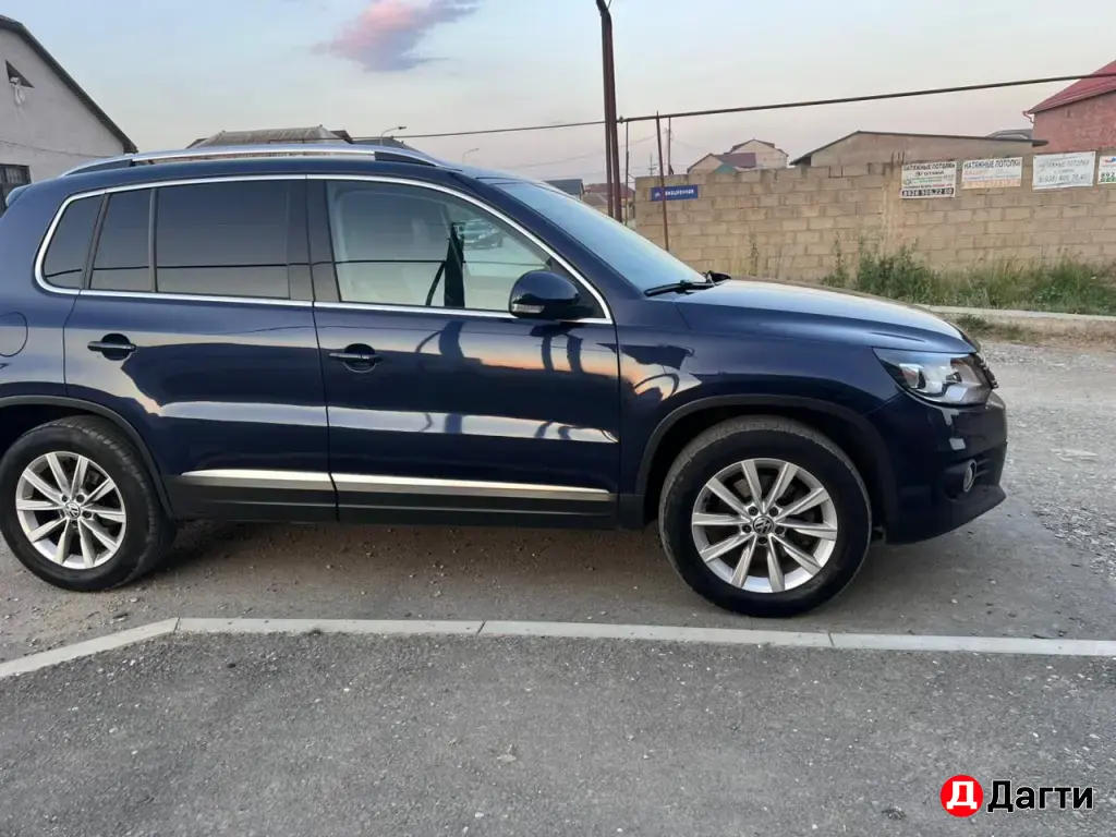 Volkswagen Tiguan, 2012 года