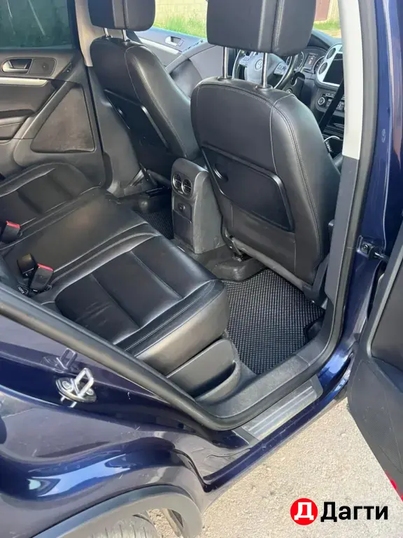 Volkswagen Tiguan, 2012 года