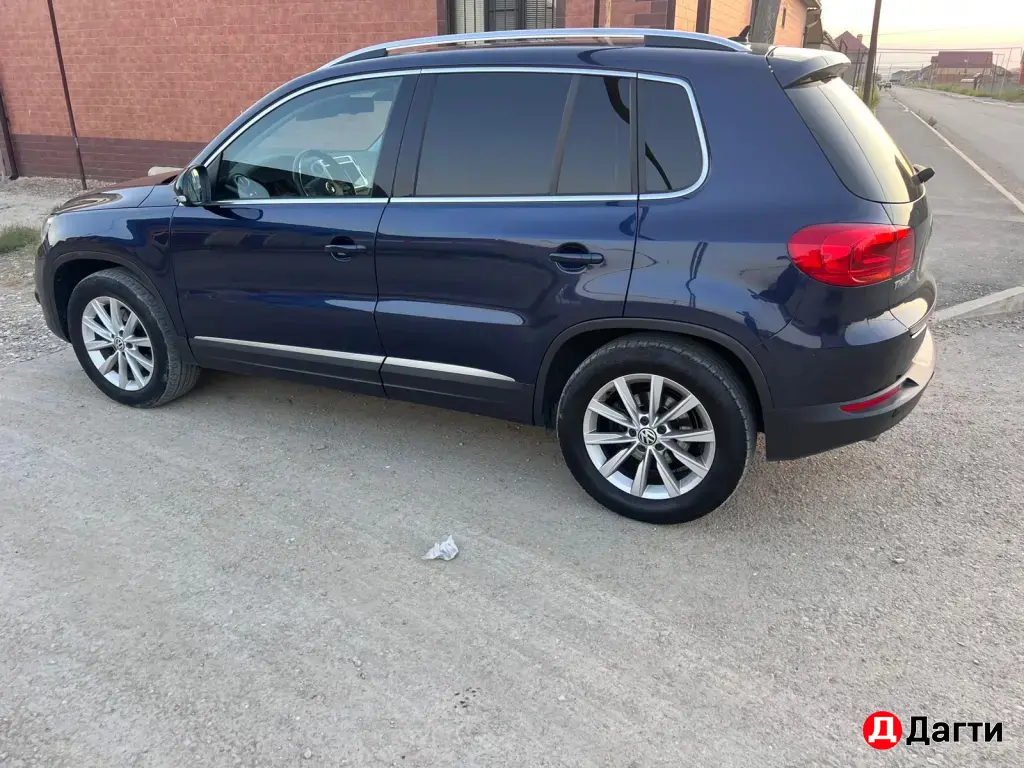 Volkswagen Tiguan, 2012 года