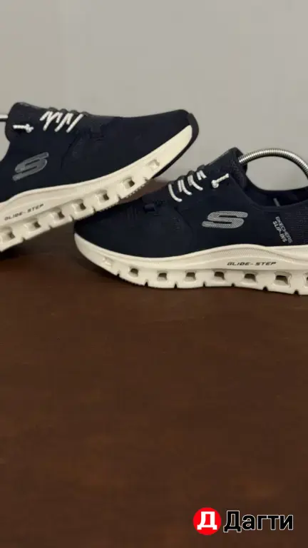Skechers pro