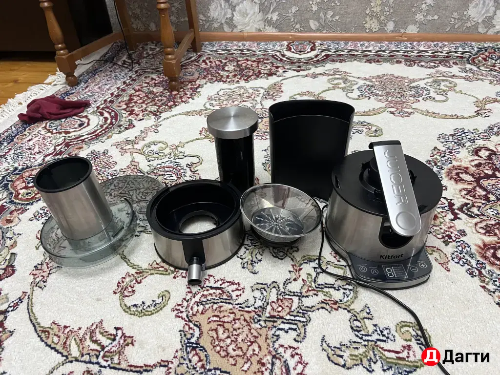 Соковыжималка шнековая