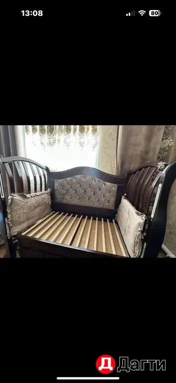 Детская кроватка с маятником и ящиком