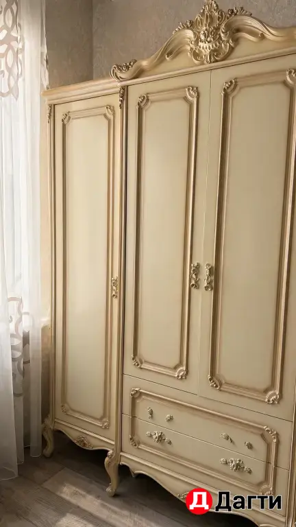 Спальный гарнитур, Италия, дерево