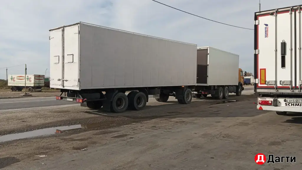 КАМАЗ и прицеп