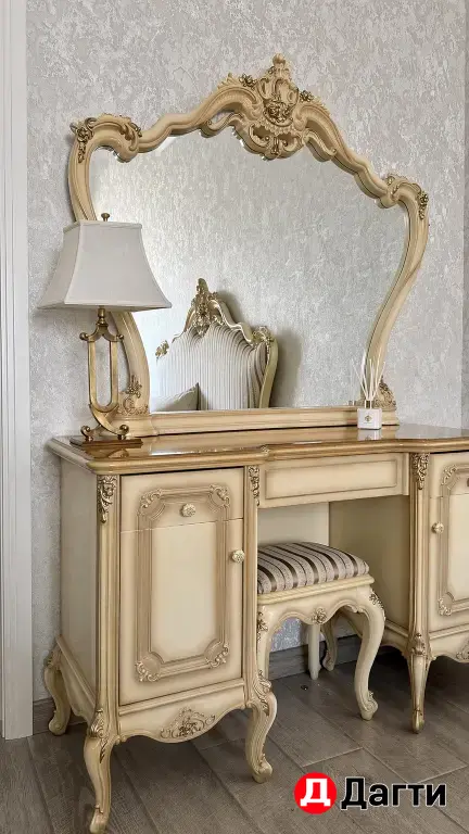 Спальный гарнитур, Италия, дерево