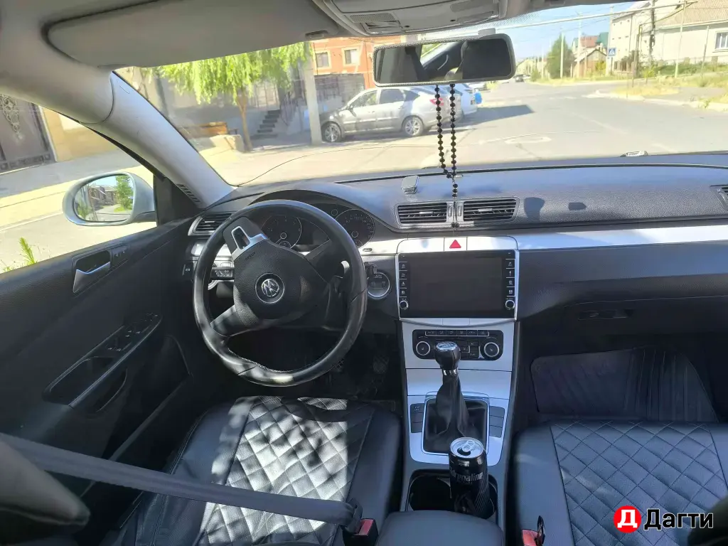 Volkswagen Passat, 2010 года