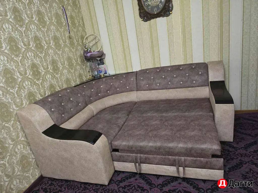 диван угловой