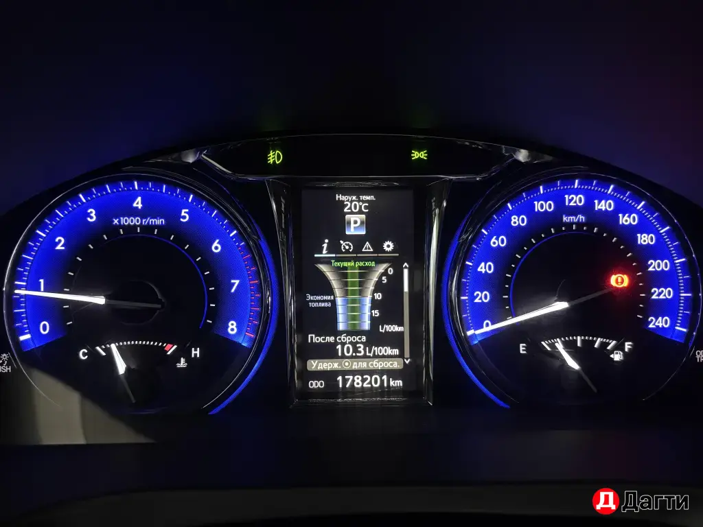 Toyota Camry, 2017 года