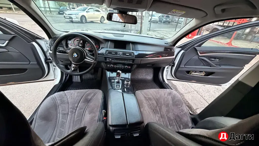 BMW 5 серии, 2015 года