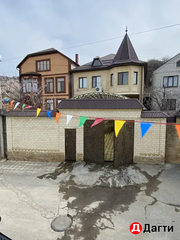 ПРОДАЁТСЯ 3-ЭТАЖНЫЙ ДОМ С РЕМОНТОМ В ХОРОШЕМ РАЙОНЕ!